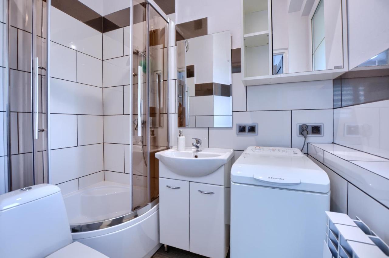 Ceglany Apartament 우스트르치키 돌네 외부 사진