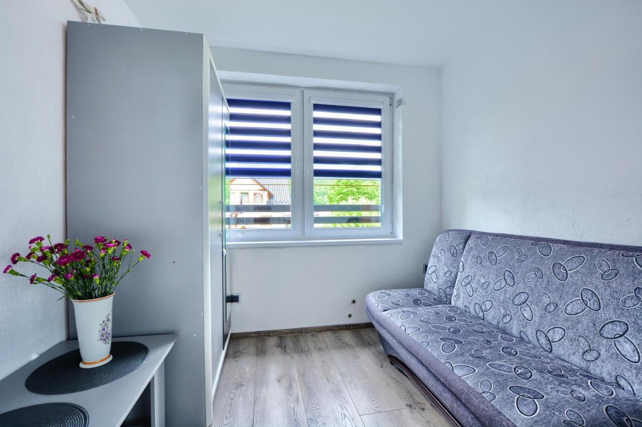 Ceglany Apartament 우스트르치키 돌네 외부 사진