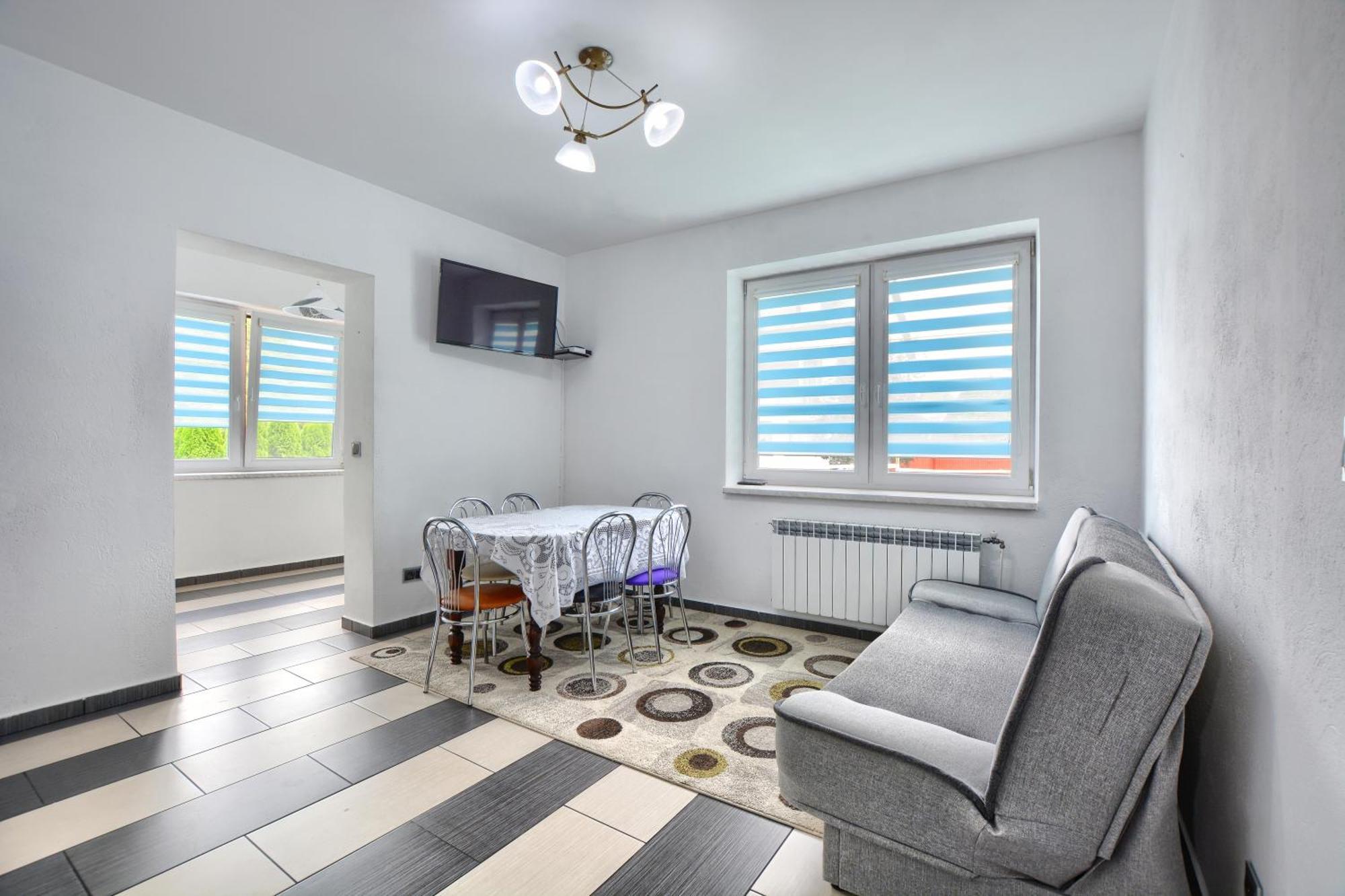 Ceglany Apartament 우스트르치키 돌네 외부 사진