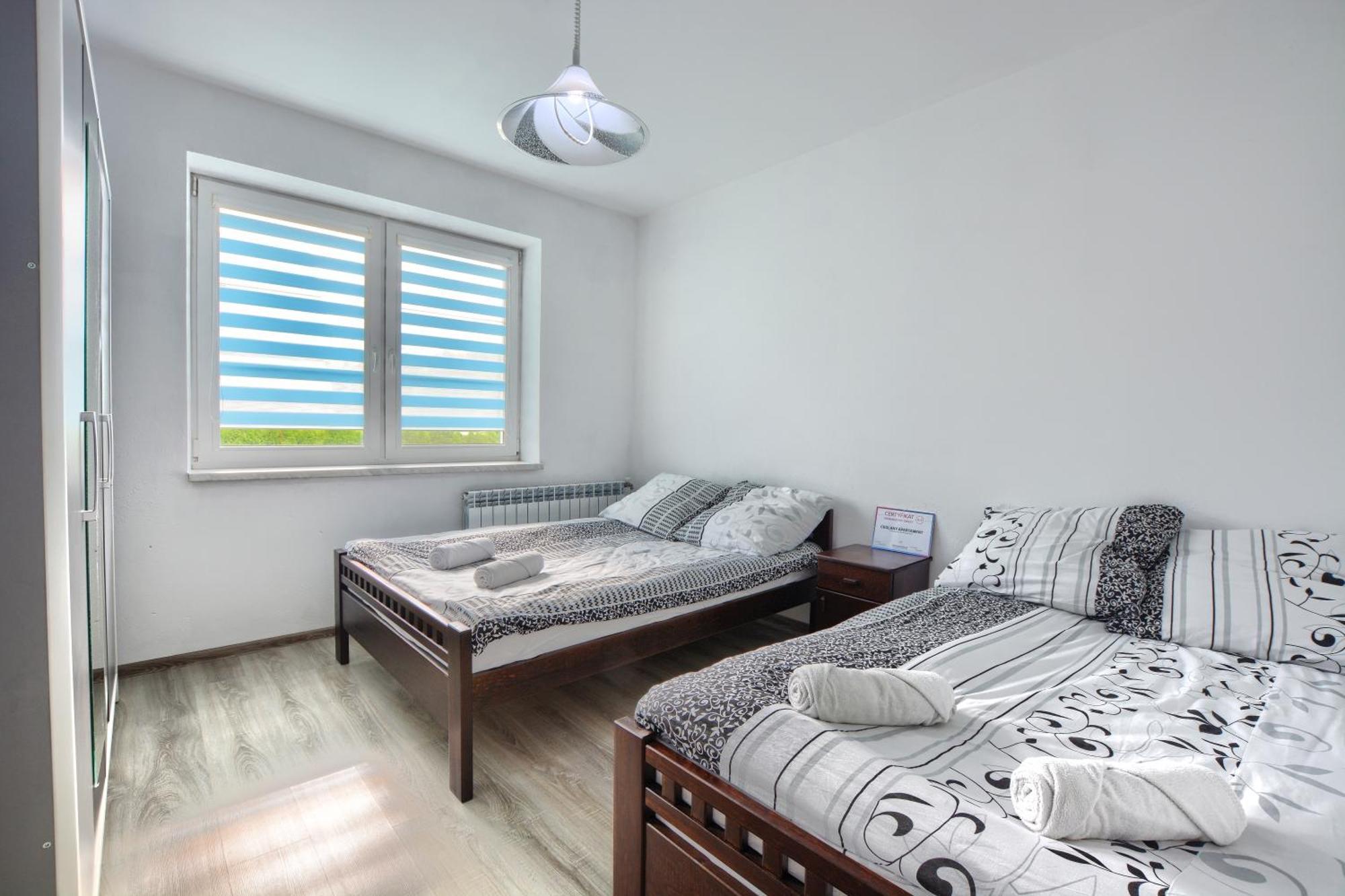 Ceglany Apartament 우스트르치키 돌네 외부 사진