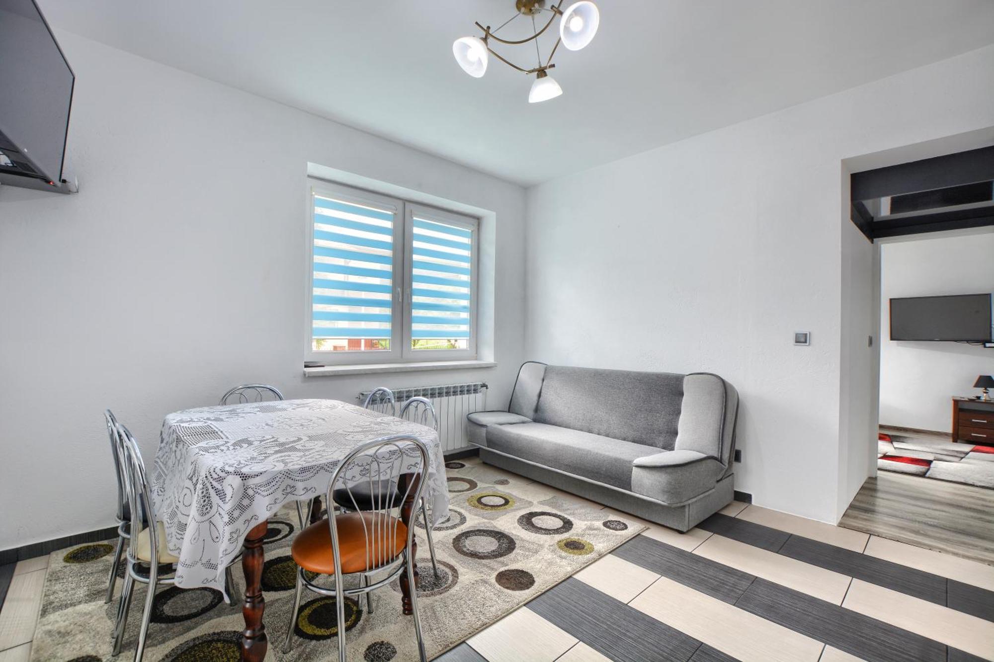 Ceglany Apartament 우스트르치키 돌네 외부 사진